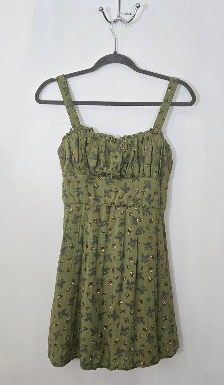 Sz M Green floral Smocked peasant 90's babydoll dress fairy cottagecore romance